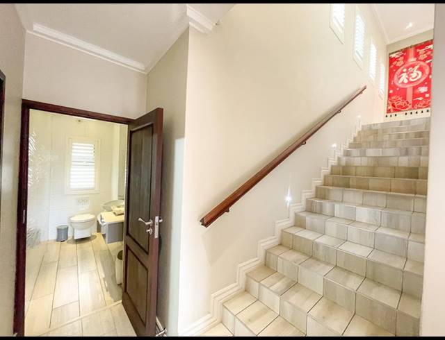 5 BEDROOM HOUSE FOR SALE IN MIDLANDS ESTATE